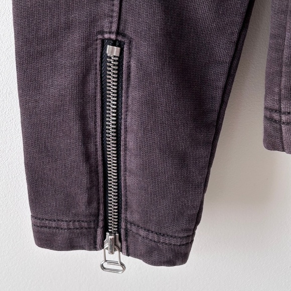 3/$20🌻Gap Gray Cotton Quilted Zip Jacket - Picture 12 of 16